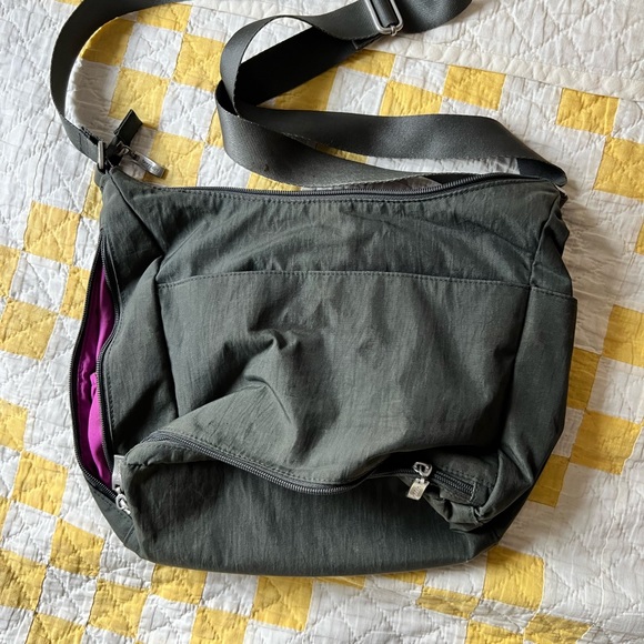 Baggalini crossbody purse, grey green and Fuscia interior. - Picture 2 of 5